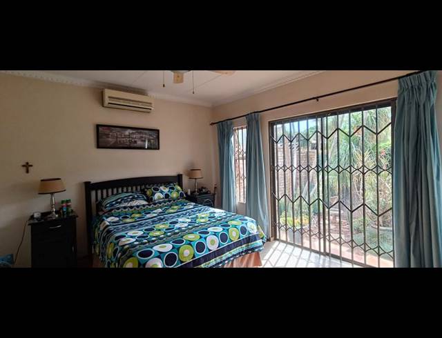 3 BEDROOM HOUSE FOR SALE IN SINOVILLE